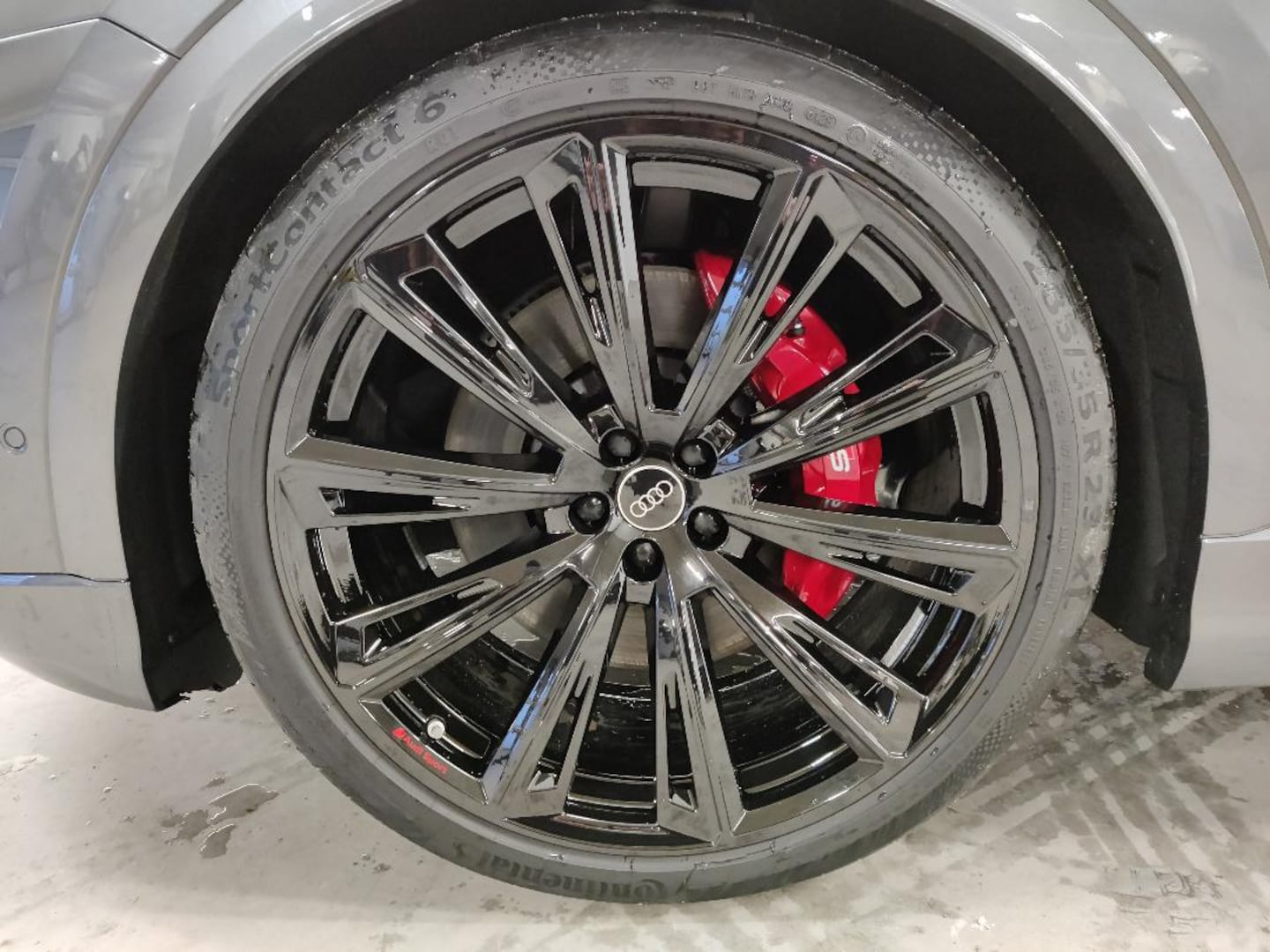 Bild über Audi SQ8 SUV TFSI quattro tiptronic - für weitere Informationen kontaktieren Sie den Audi Partner