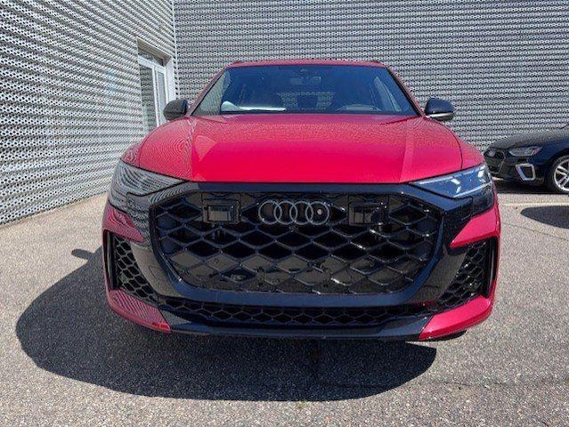 2025 Audi RS Q8 SUV performance