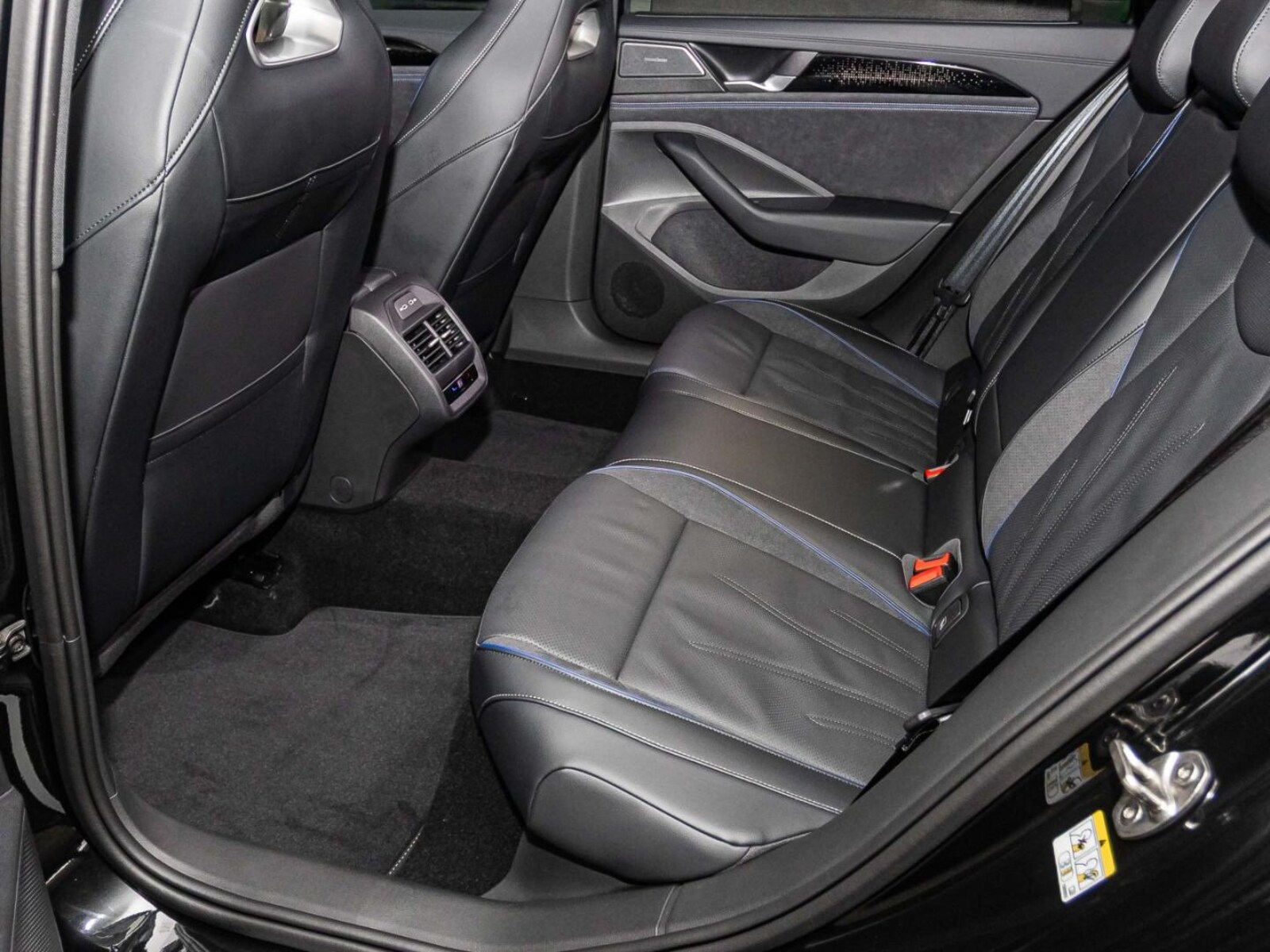 Volkswagen Passat – Bild 15