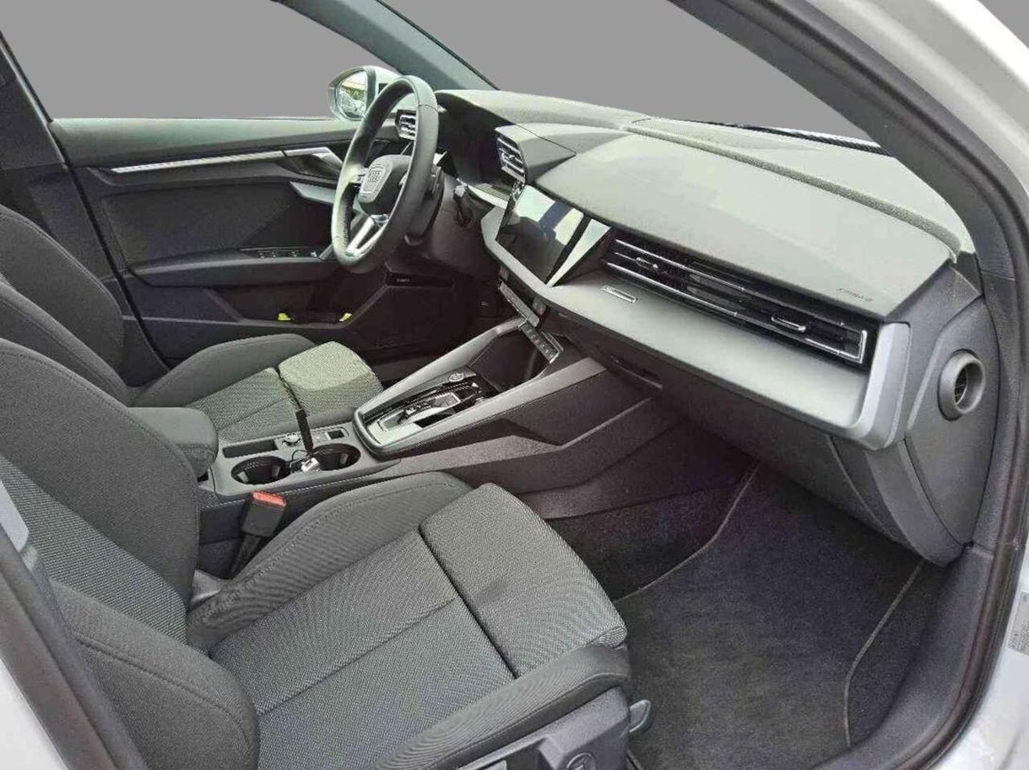 Bild über Audi A3 Sportback S line 35 TFSI S tronic - für weitere Informationen kontaktieren Sie den Audi Partner