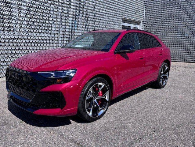 2025 Audi RS Q8 SUV performance