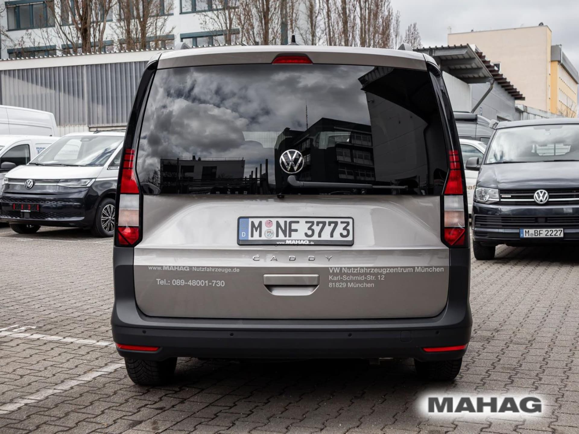 Volkswagen Caddy Maxi Basis-Modell