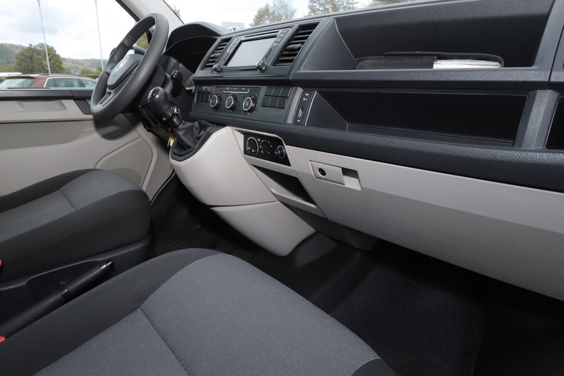 Volkswagen T6 Transporter Kombi kurzer Radstand