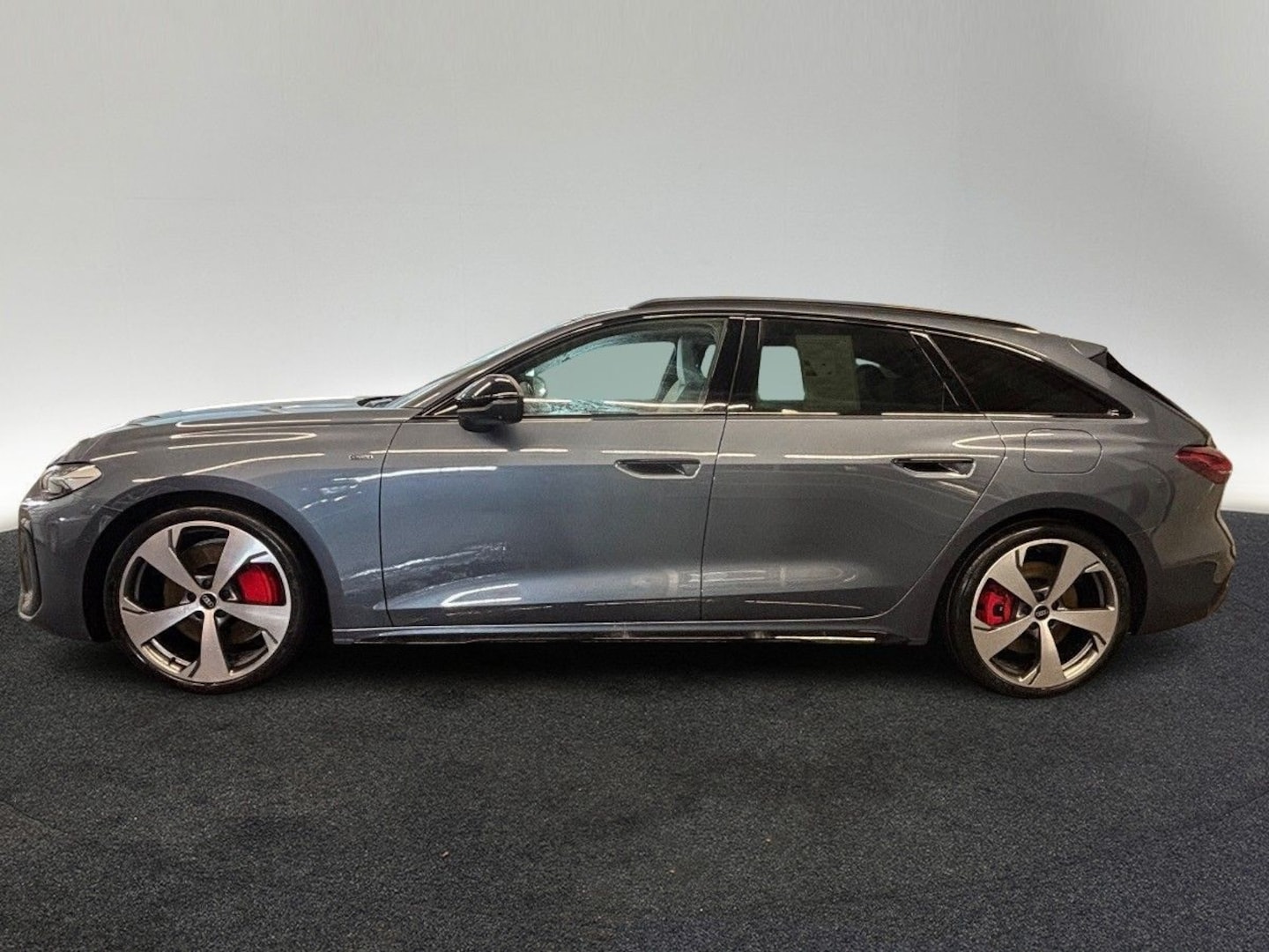 Bild über Audi A5 Avant e-hybrid e-hybrid quattro 270 kW S tronic - für weitere Informationen kontaktieren Sie den Audi Partner