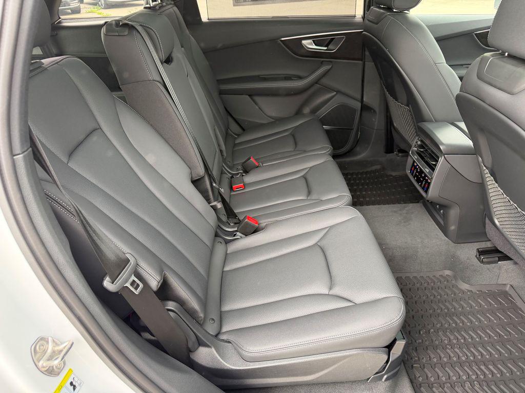 2026 Audi Q7 Premium Plus - Photo 10