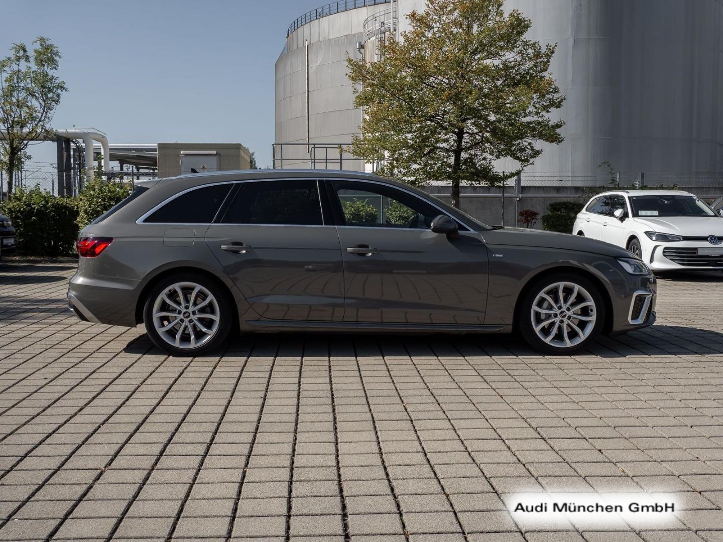Bild über Audi A4 Avant S line 40 TFSI quattro S tronic - für weitere Informationen kontaktieren Sie den Audi Partner