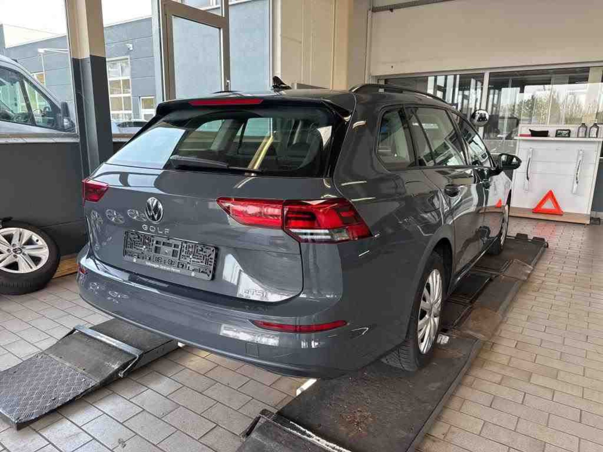Volkswagen Golf Variant Life