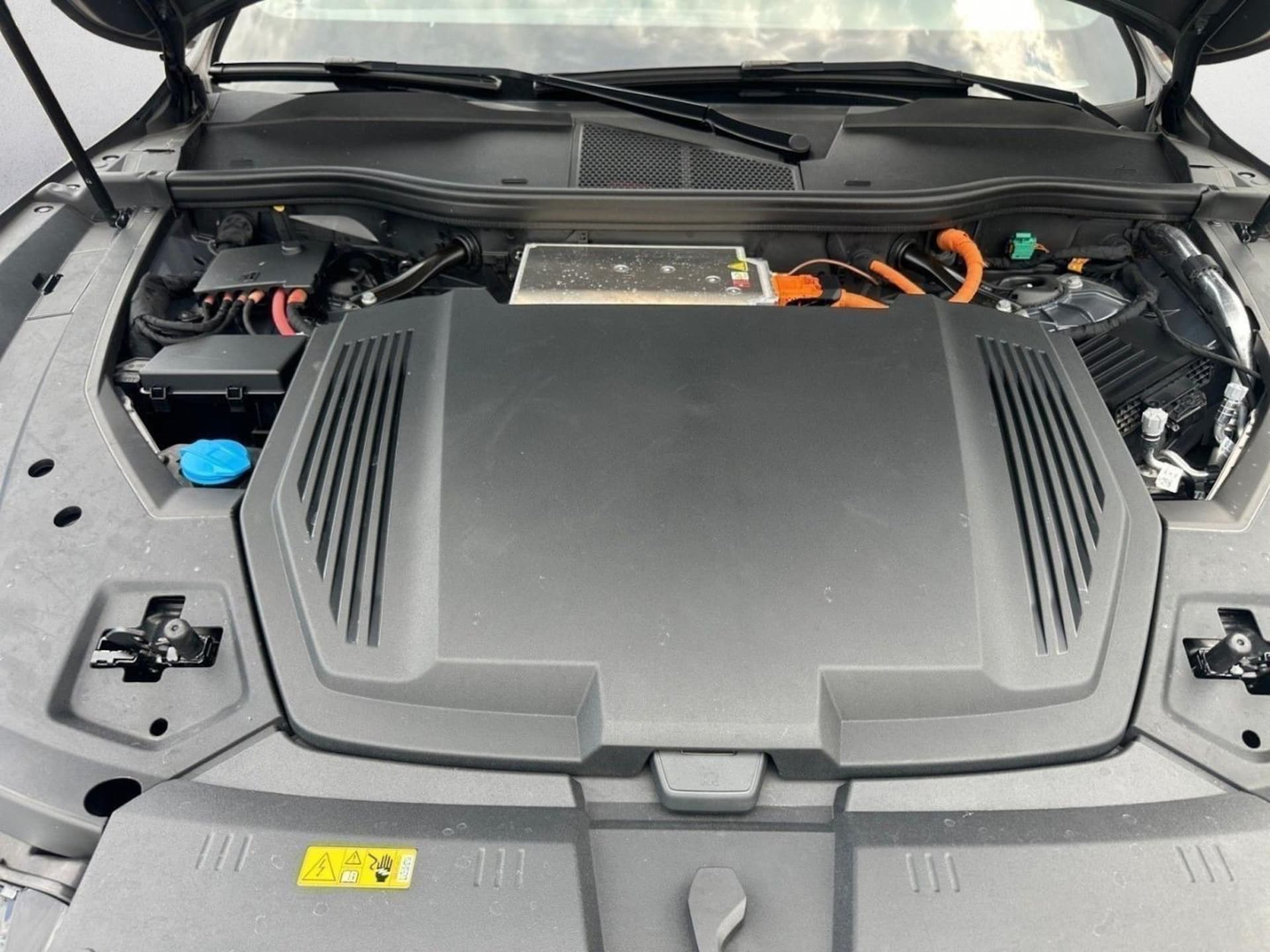Audi Q8 e-tron S line