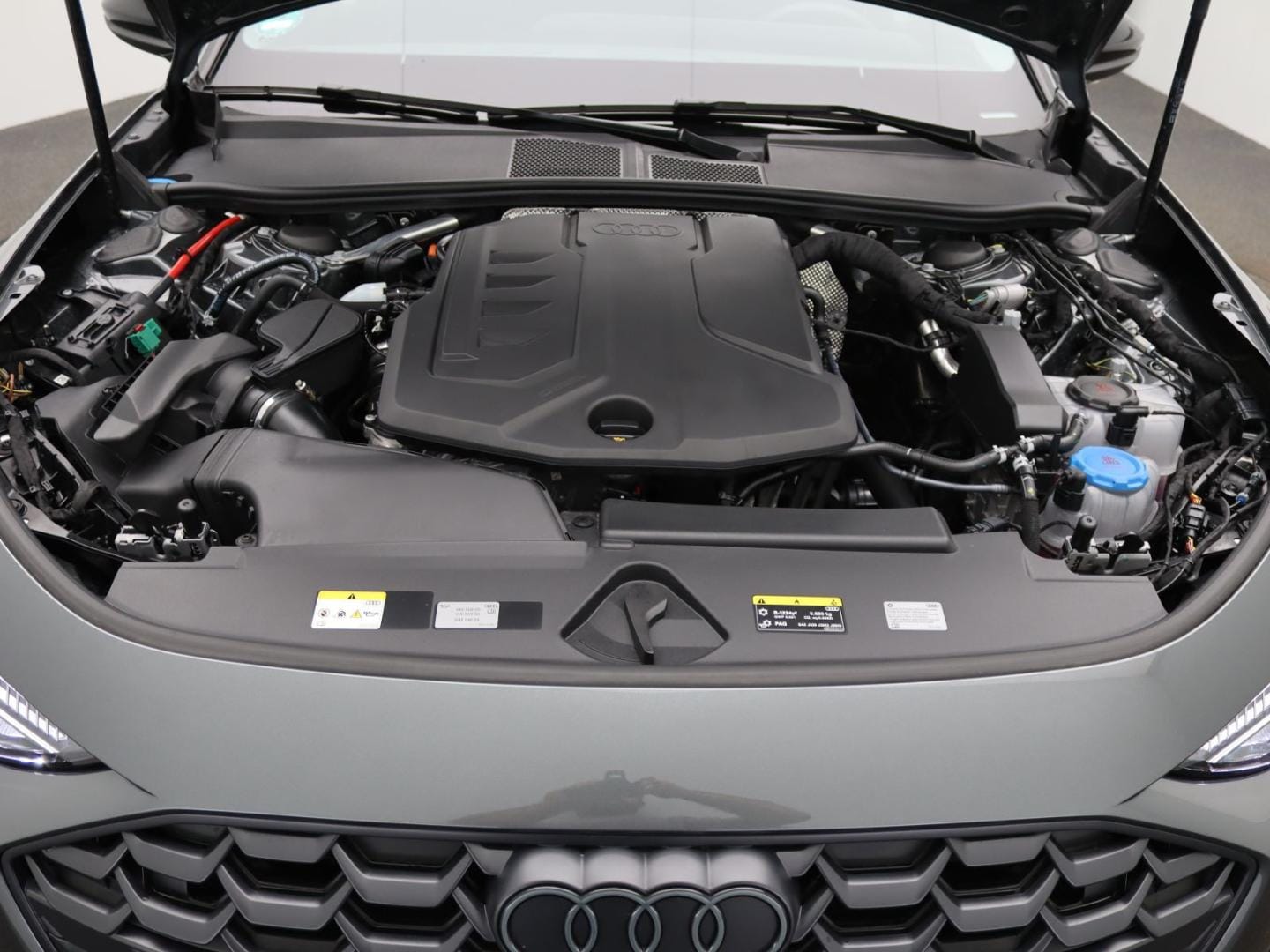 Bild über Audi A5 Avant e-hybrid e-hybrid quattro 220 kW S tronic - für weitere Informationen kontaktieren Sie den Audi Partner