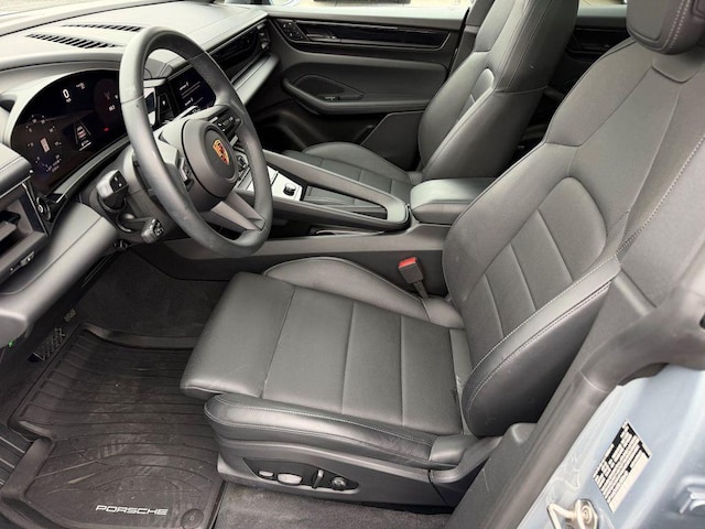 2025 Porsche Macan Electric