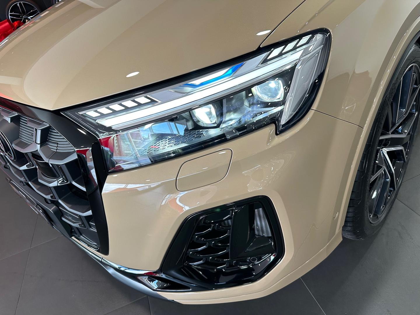 Image about Audi SQ7 SQ7 SUV TFSI 373 kW tiptronic