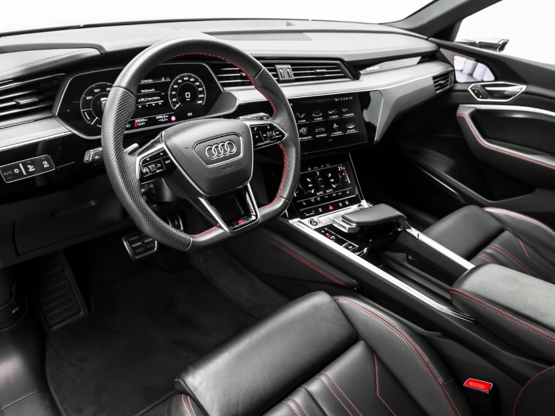 Audi Q8 e-tron S line
