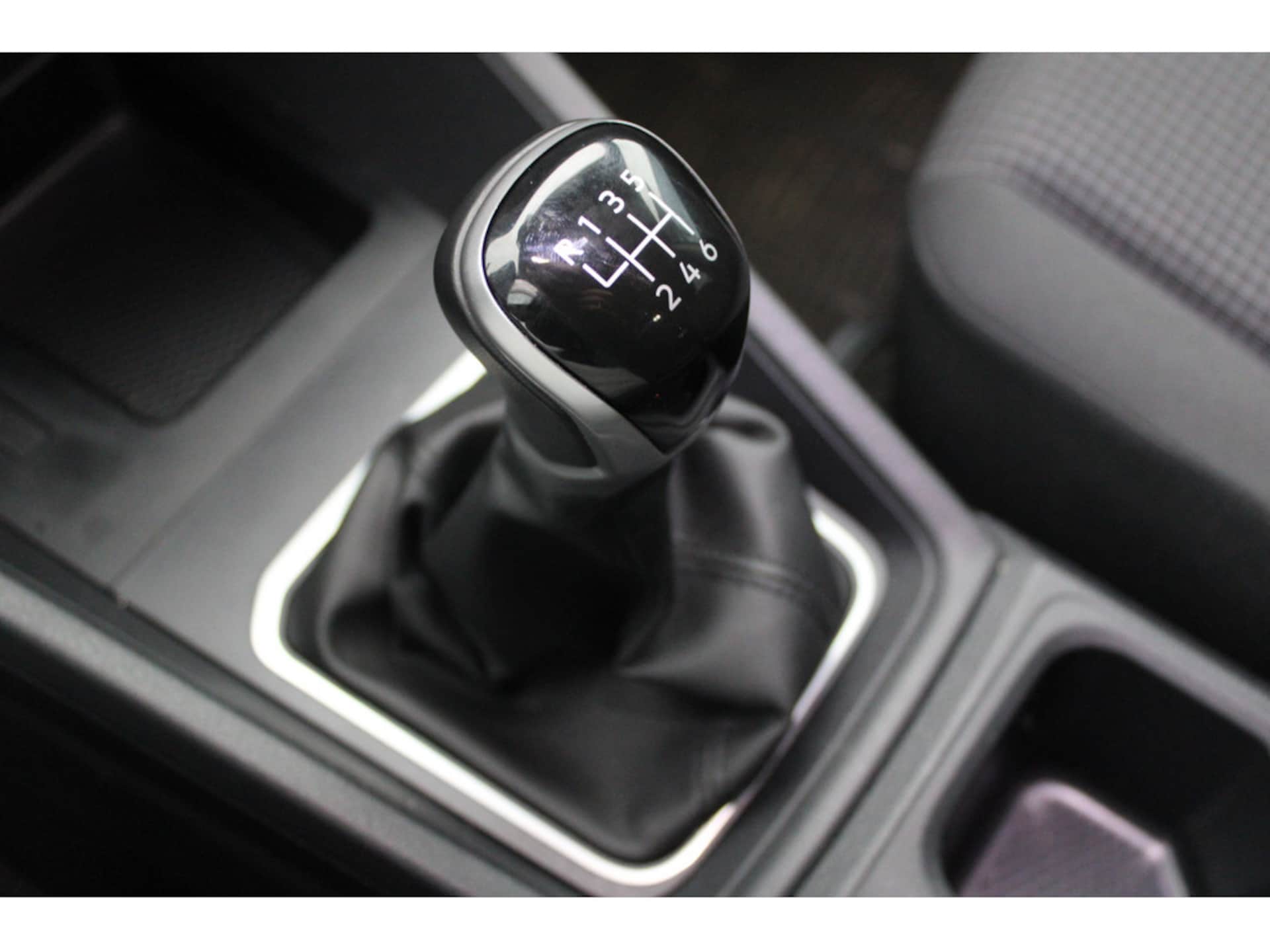 Volkswagen Caddy Basis-Modell