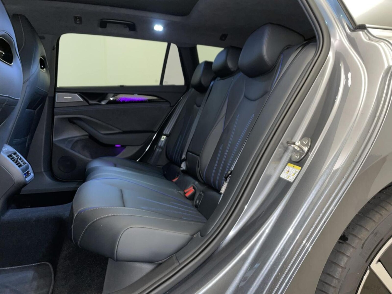 Volkswagen Passat – Bild 8