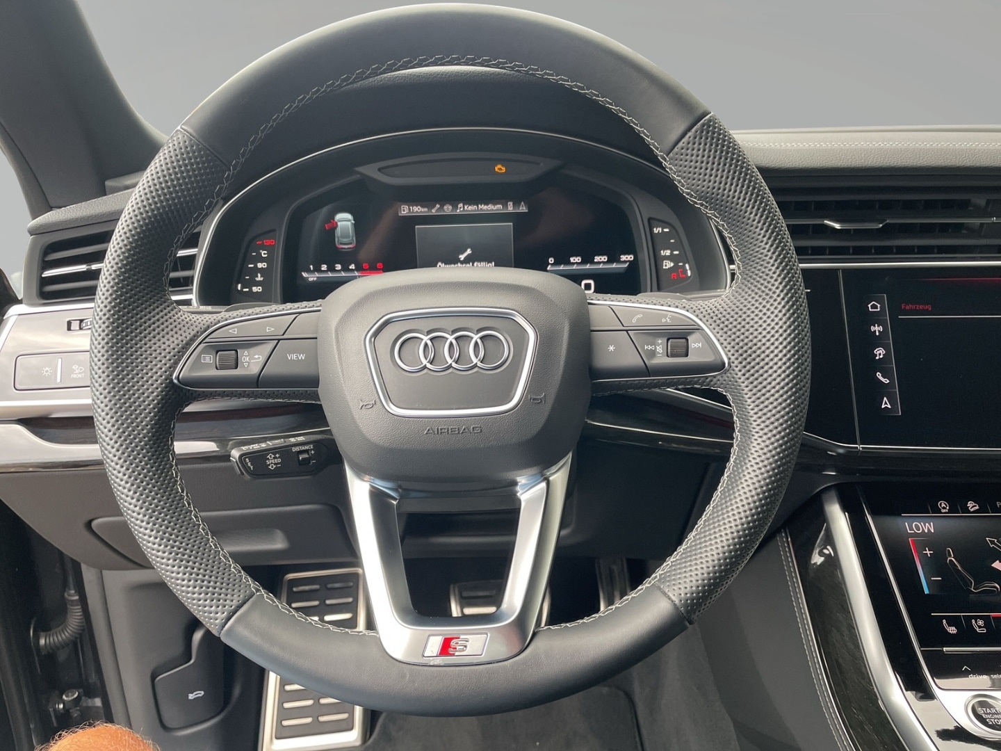 Bild über Audi Q8 SUV 50 TDI quattro tiptronic - für weitere Informationen kontaktieren Sie den Audi Partner