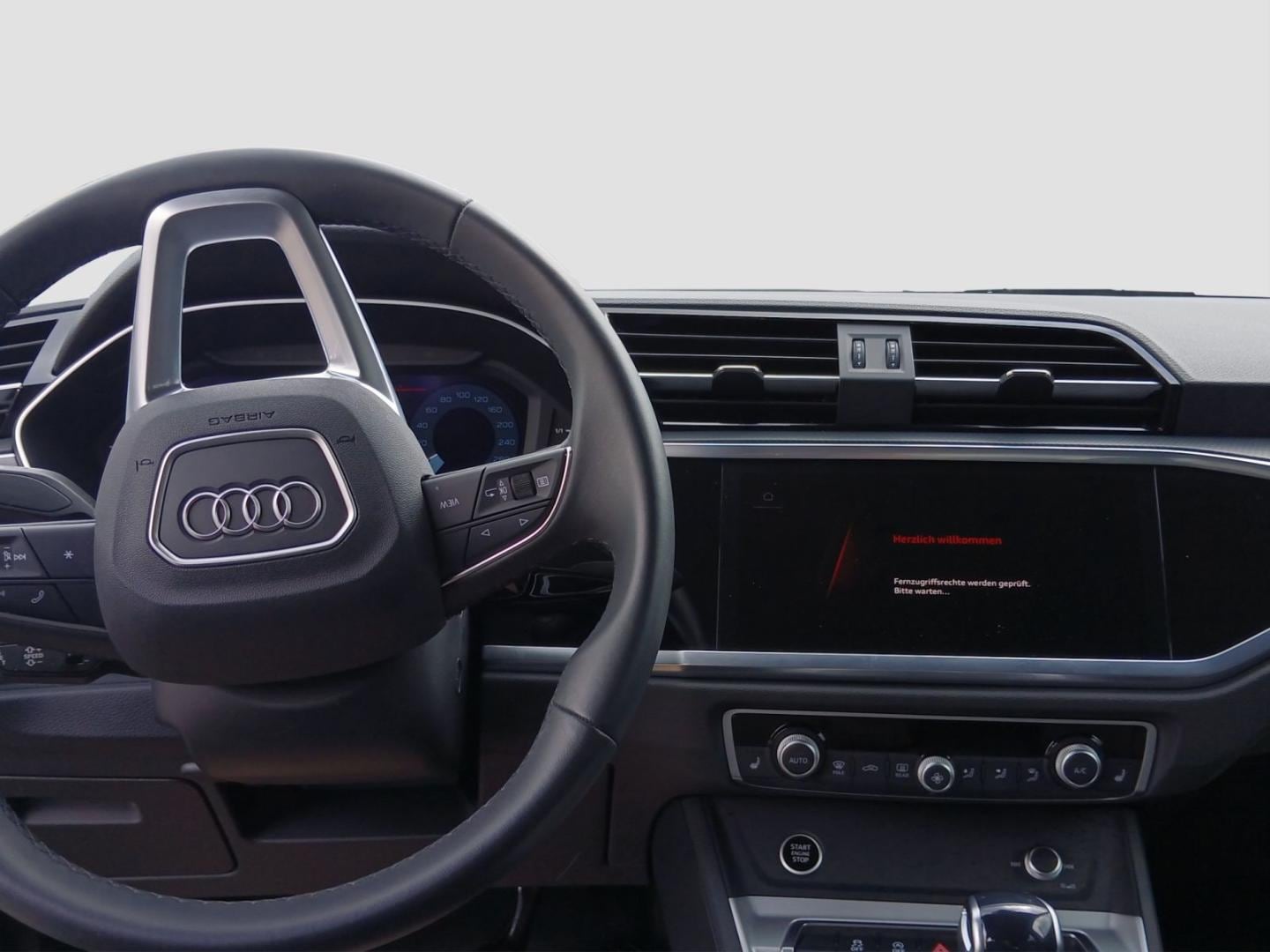 Bild über Audi Q3 TFSI 110 kW S tronic - für weitere Informationen kontaktieren Sie den Audi Partner