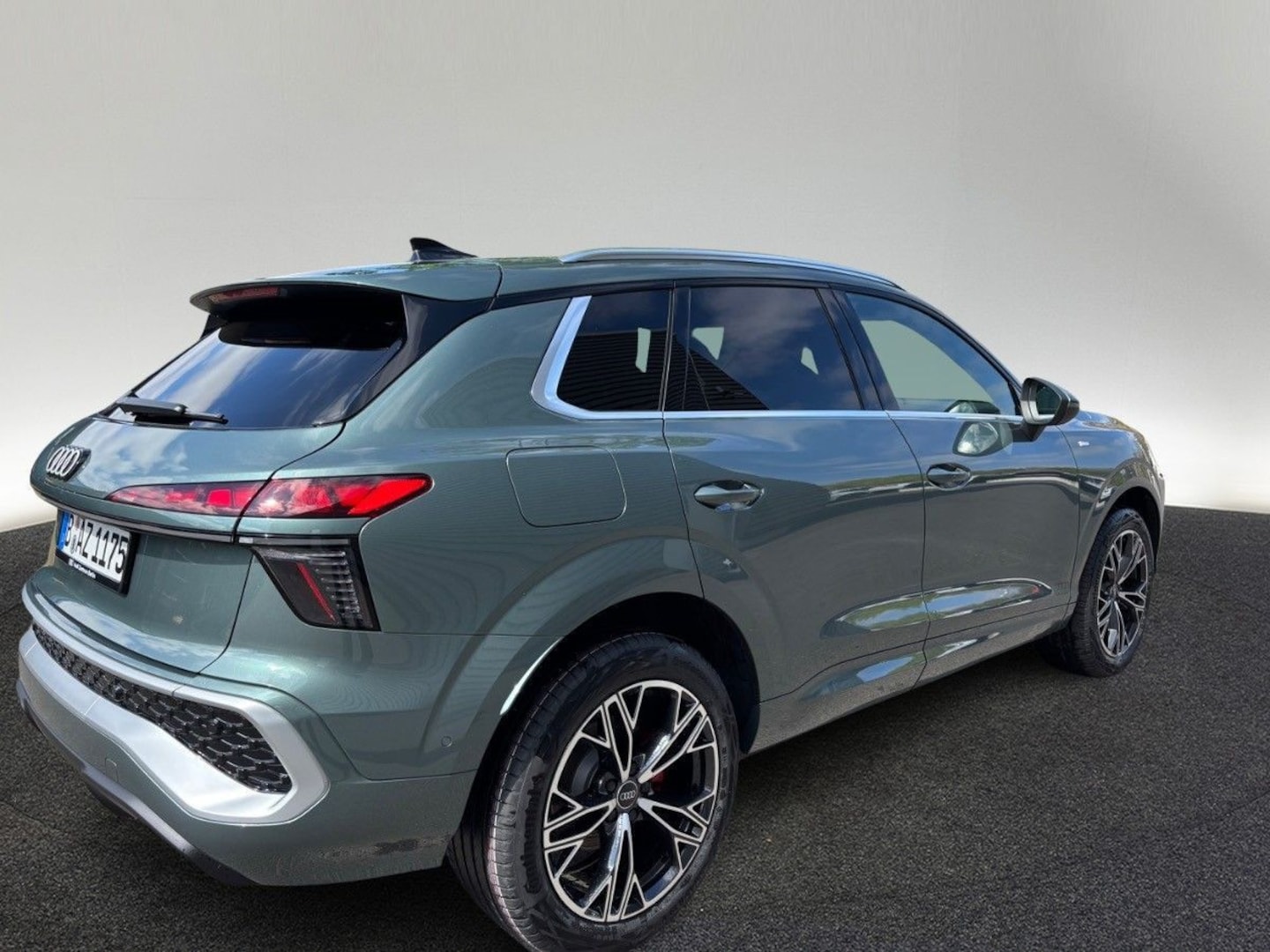 Bild über Audi Q3 SUV TFSI 110 kW S tronic - für weitere Informationen kontaktieren Sie den Audi Partner