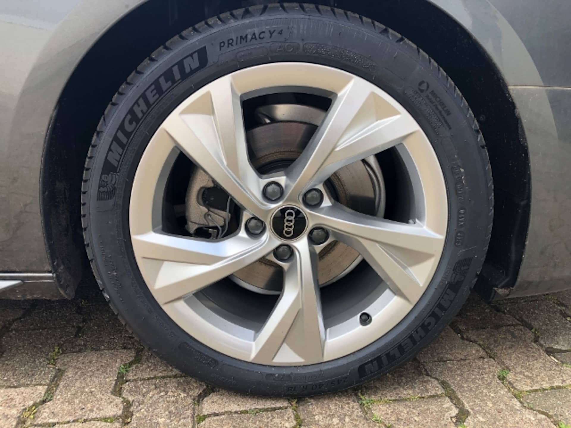 Audi A4 Avant S line