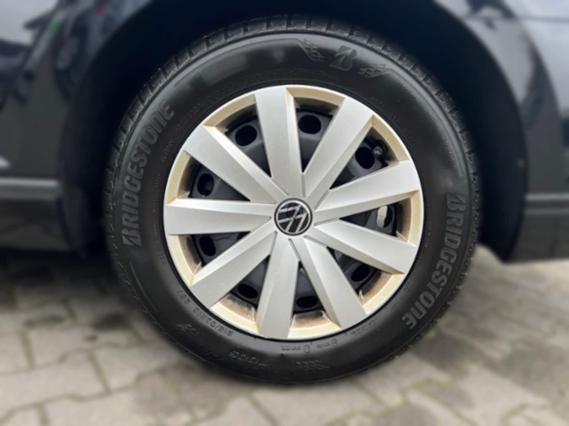 Volkswagen Passat Variant Basis-Modell