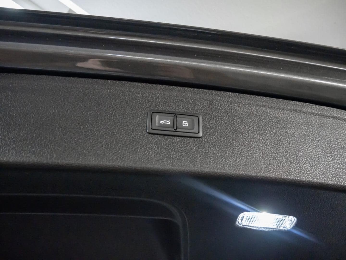 Bild über Audi SQ5 TDI tiptronic - für weitere Informationen kontaktieren Sie den Audi Partner