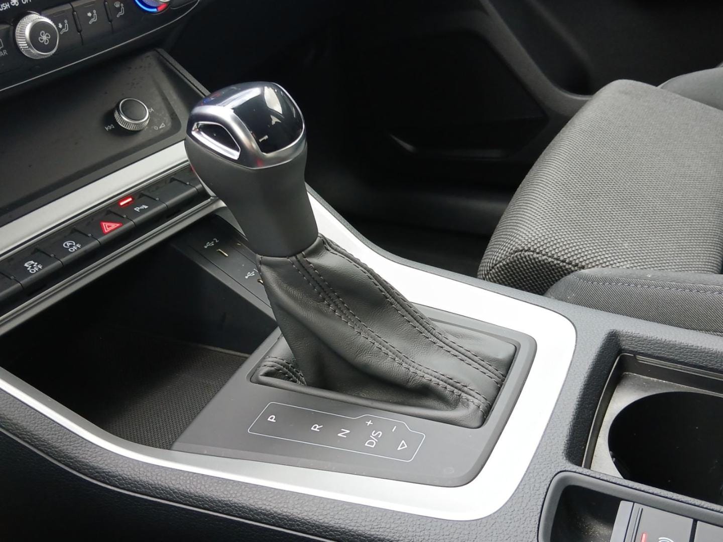 Bild über Audi Q3 TFSI 110 kW S tronic - für weitere Informationen kontaktieren Sie den Audi Partner