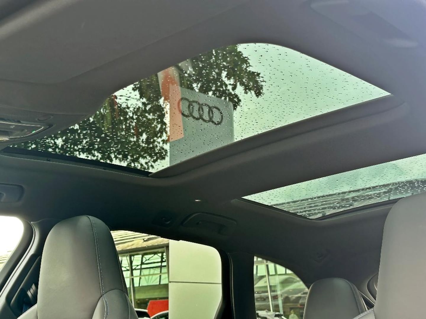 Bild über Audi RS 6 Avant performance quattro tiptronic - für weitere Informationen kontaktieren Sie den Audi Partner