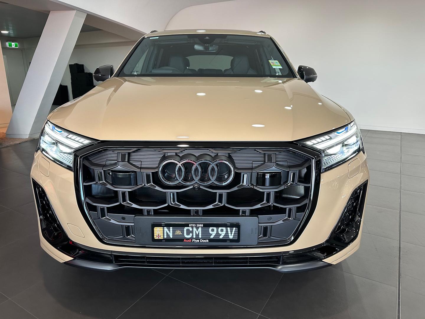 Image about Audi SQ7 SQ7 SUV TFSI 373 kW tiptronic