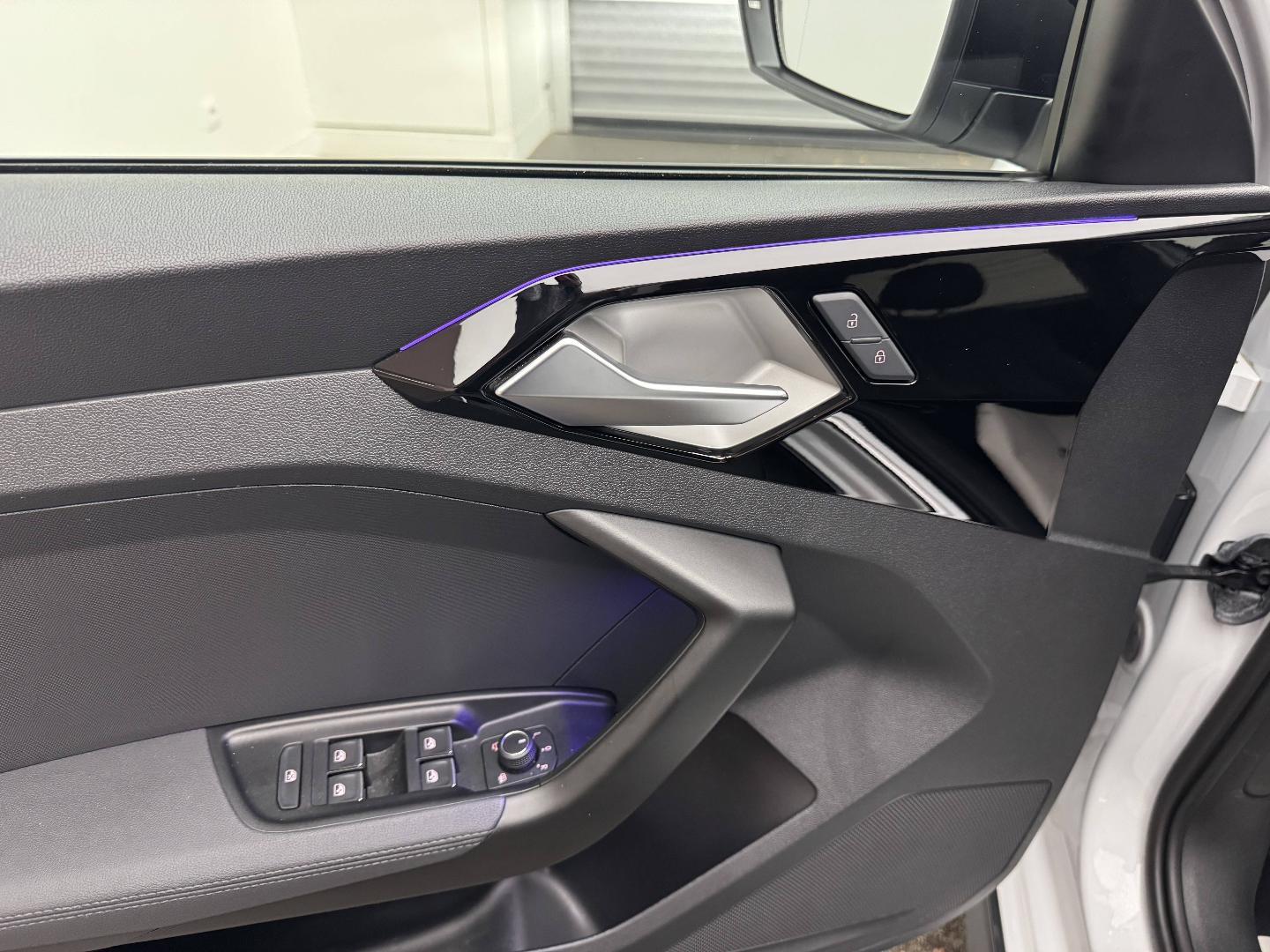 Image about Audi A1 allstreet Design Luxe 30 TFSI 81 kW (110 ch) S tronic