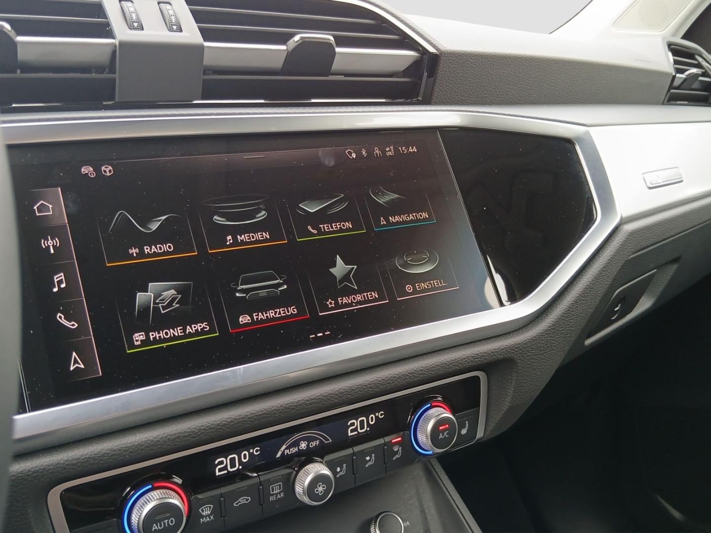 Bild über Audi Q3 TFSI 110 kW S tronic - für weitere Informationen kontaktieren Sie den Audi Partner
