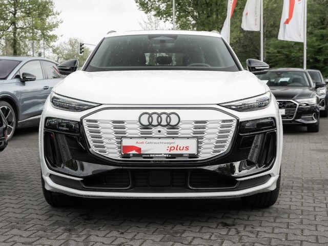 Image about Audi Q6 SUV e-tron e-tron quattro