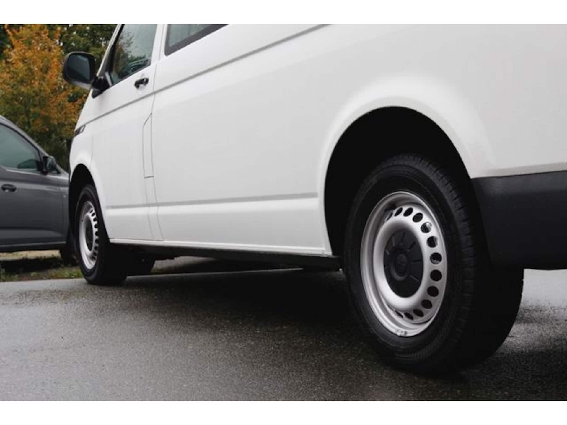 Volkswagen T6.1 Transporter Kombi langer Radstand