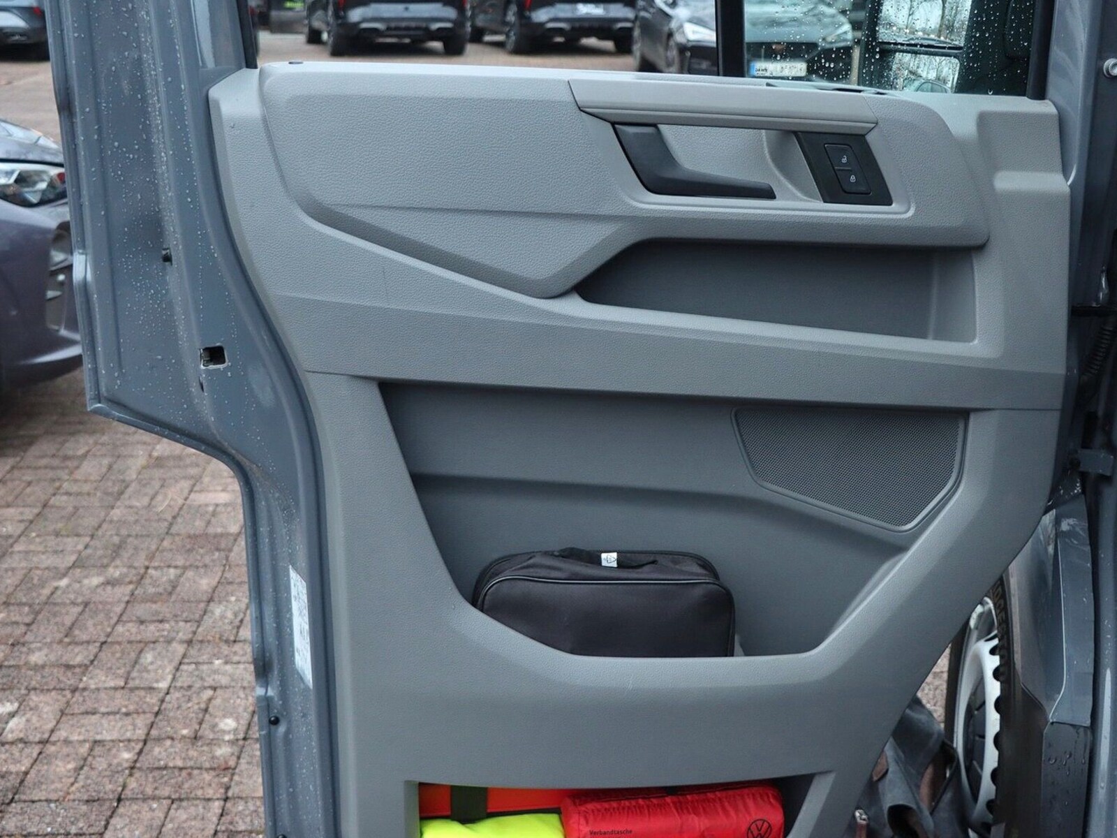 Volkswagen Crafter Kasten mittlerer Radstand – Bild 13