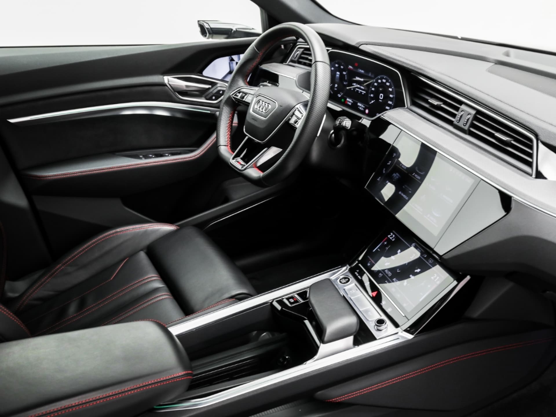 Audi Q8 e-tron S line