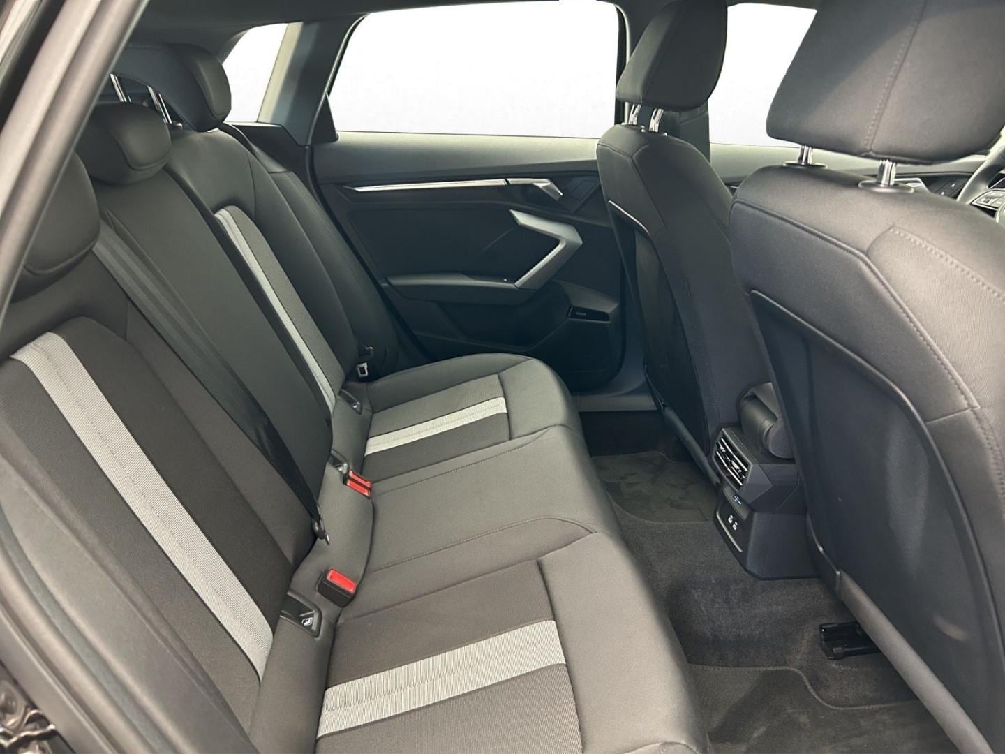 Bild über Audi A3 Sportback advanced 35 TDI S tronic - für weitere Informationen kontaktieren Sie den Audi Partner