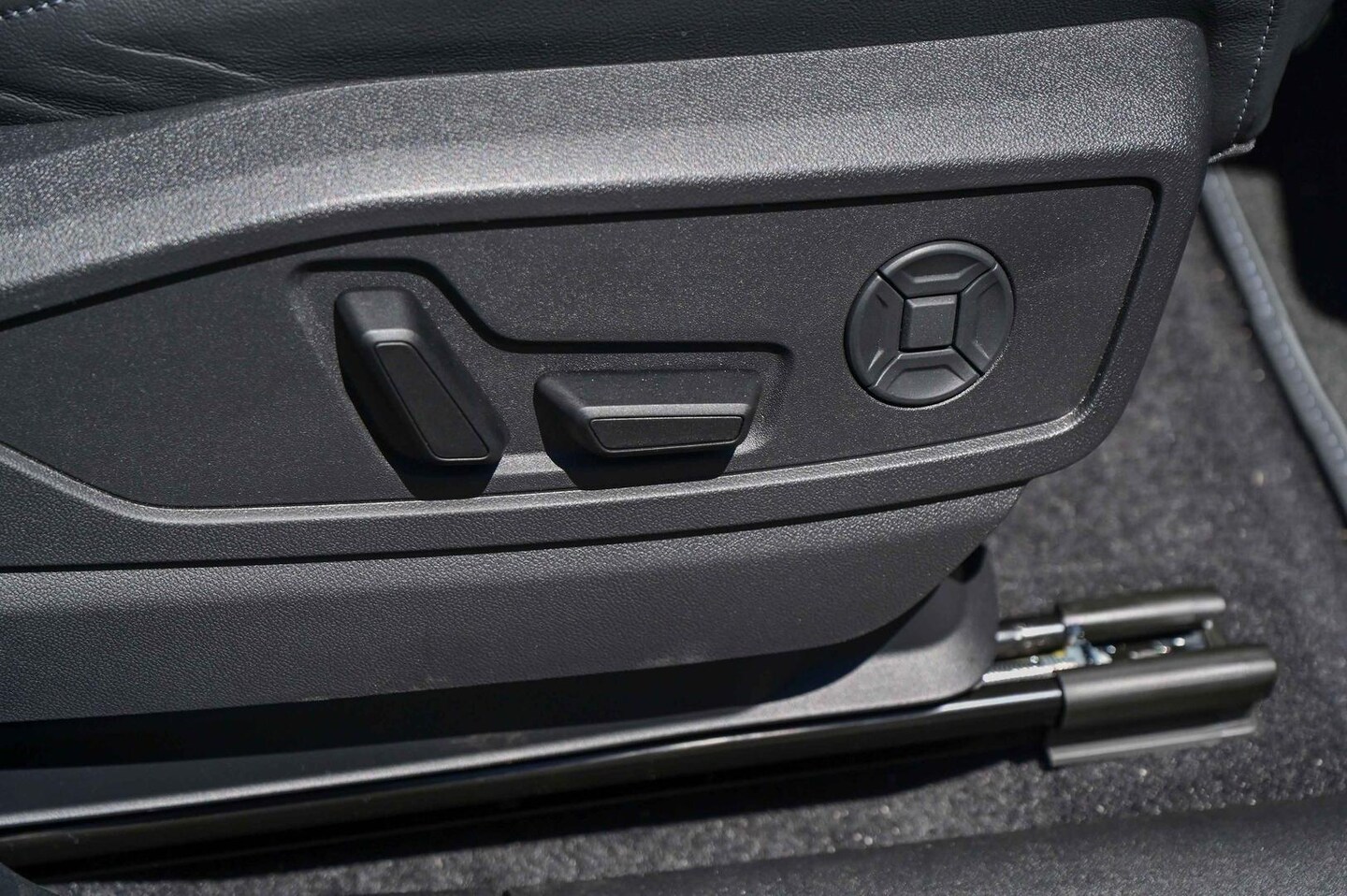 Image about Audi Q5 SUV TDI quattro 150 kW sport