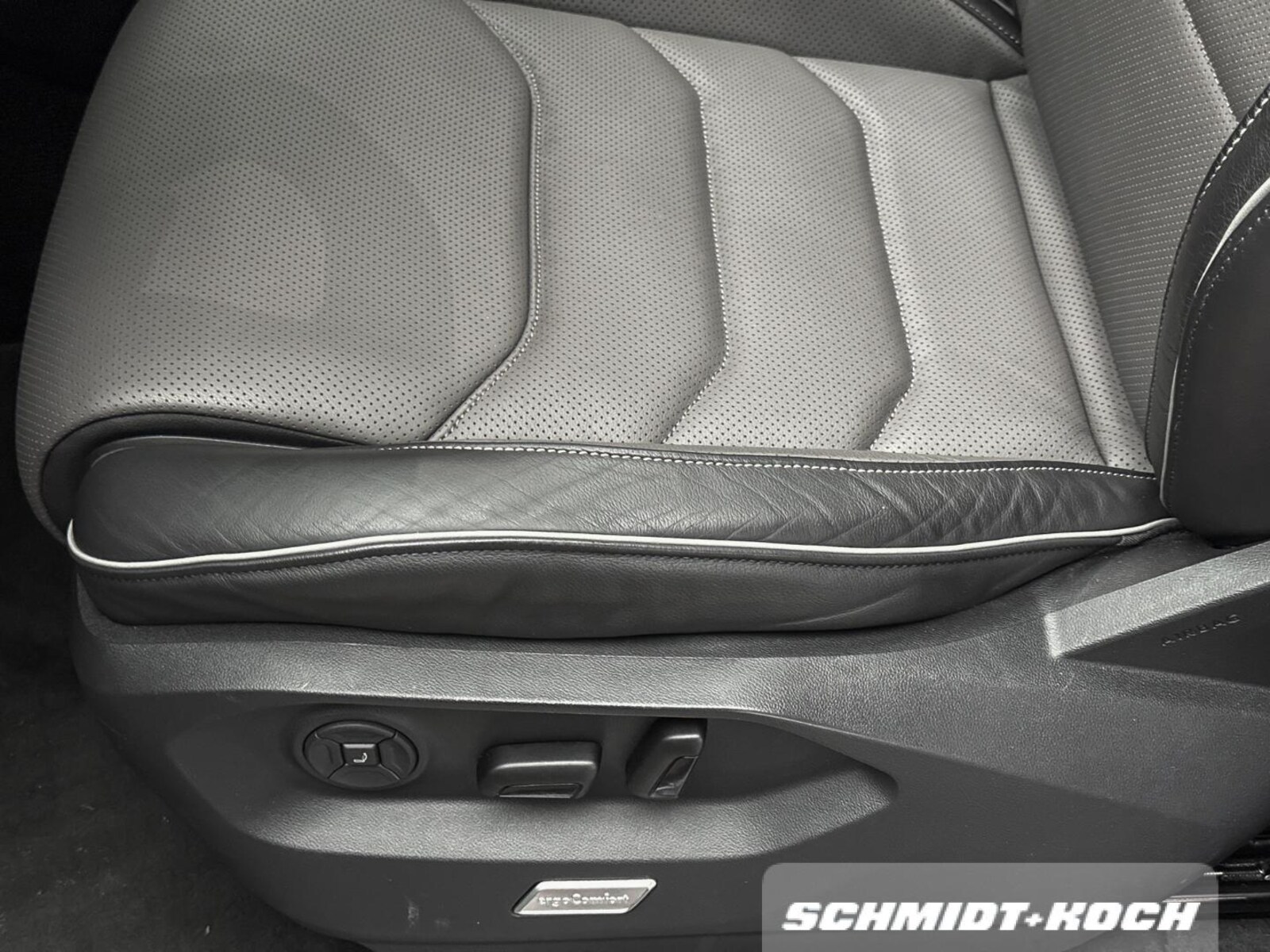 Volkswagen Touareg – Bild 12
