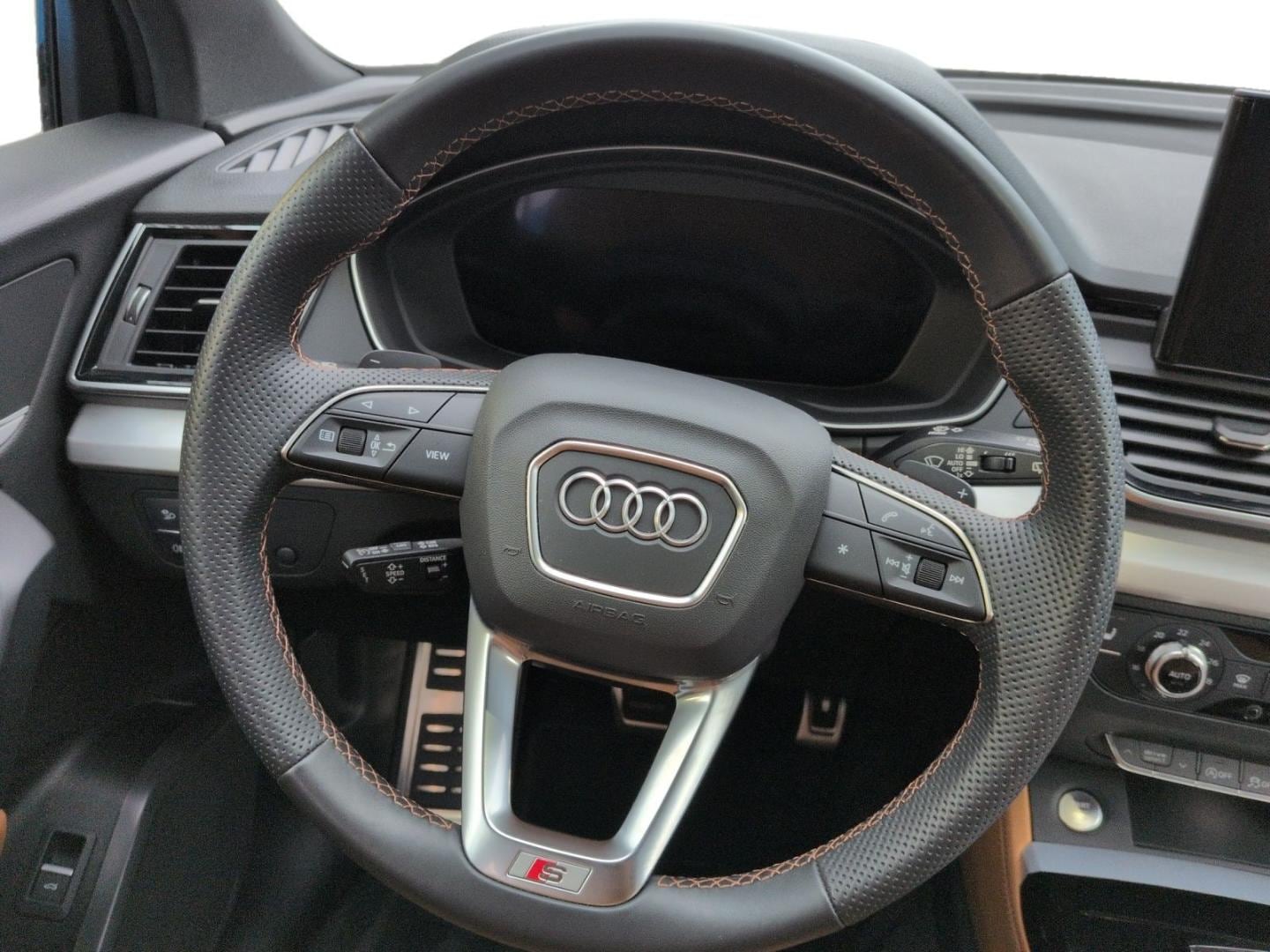 Bild über Audi Q5 40 TDI quattro 150 kW S tronic - für weitere Informationen kontaktieren Sie den Audi Partner