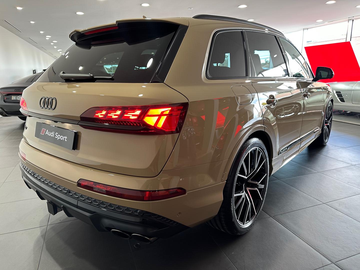 Image about Audi SQ7 SQ7 SUV TFSI 373 kW tiptronic