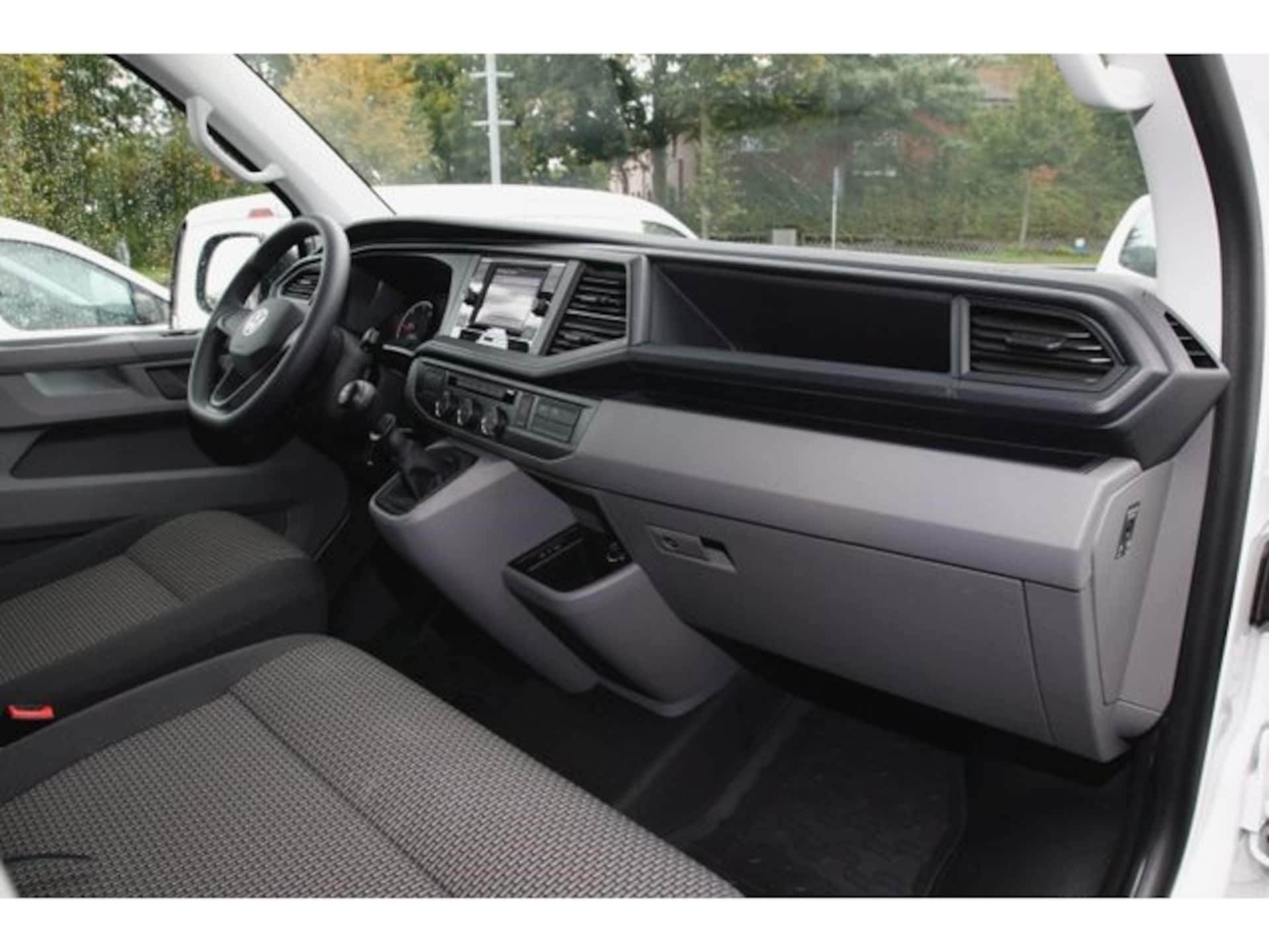 Volkswagen T6.1 Transporter Kombi langer Radstand