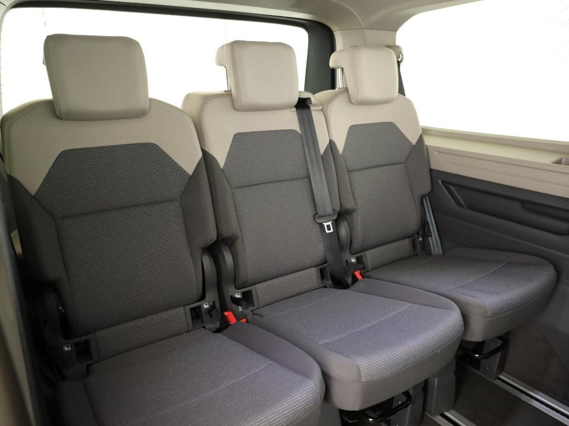 Volkswagen Multivan Langversion Basis-Modell
