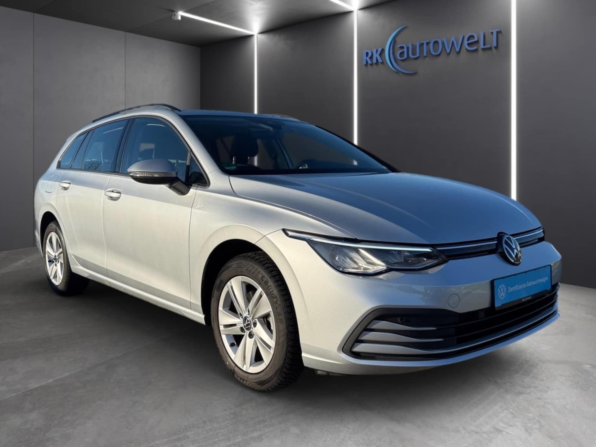 Volkswagen Golf Variant Life