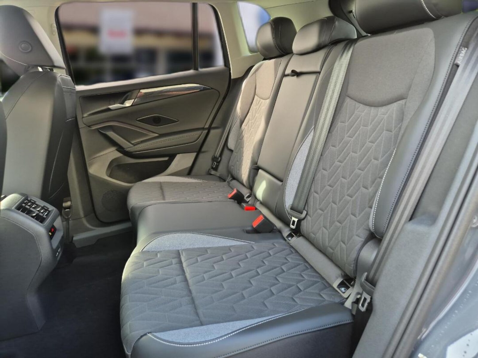 Volkswagen Tiguan – Bild 11