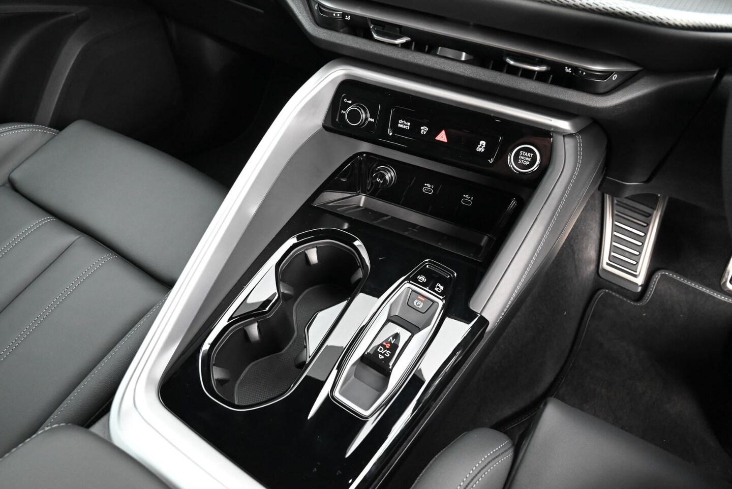 Image about Audi Q5 SUV e-hybrid quattro S tronic