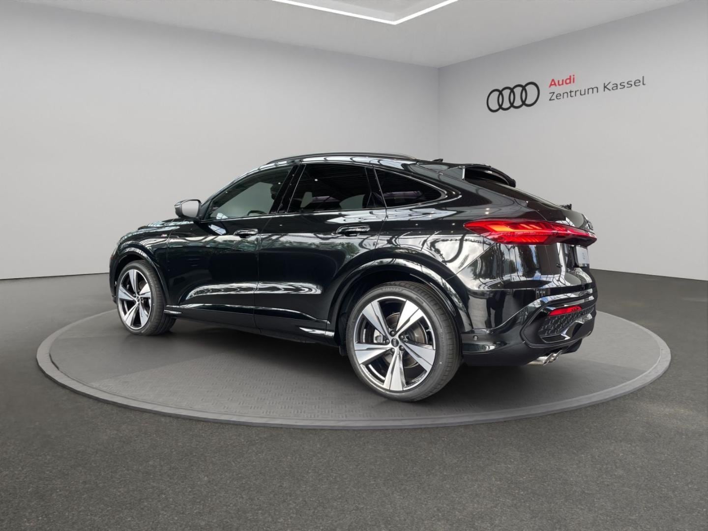Bild über Audi Q5 Sportback TDI quattro 150 kW S tronic - für weitere Informationen kontaktieren Sie den Audi Partner