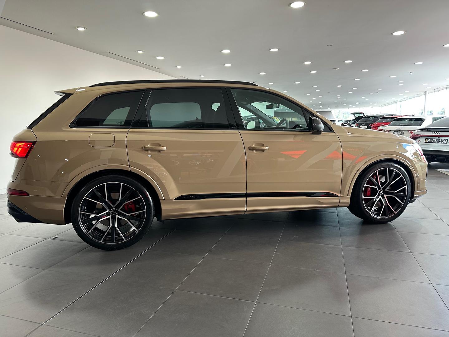 Image about Audi SQ7 SQ7 SUV TFSI 373 kW tiptronic