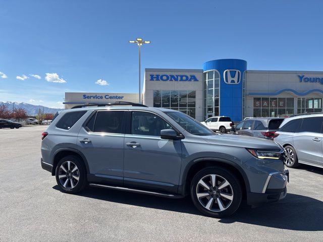 2023 Honda Pilot Touring AWD's photo
