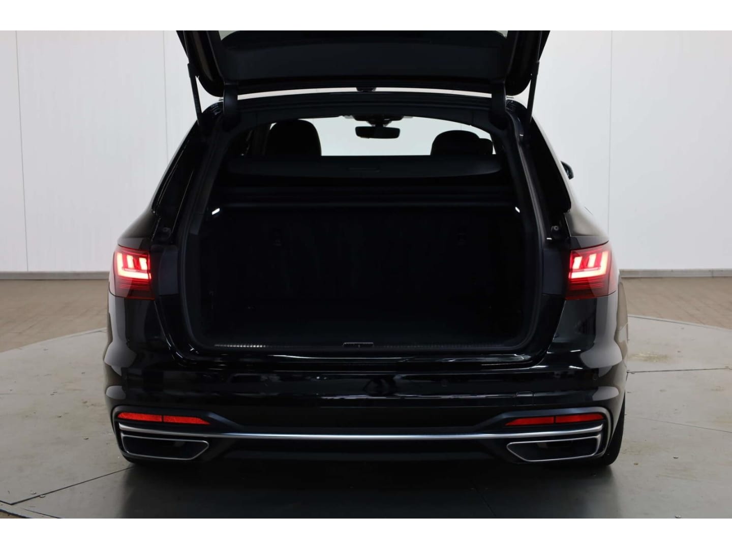 Bild über Audi A4 Avant advanced 40 TFSI S tronic - für weitere Informationen kontaktieren Sie den Audi Partner