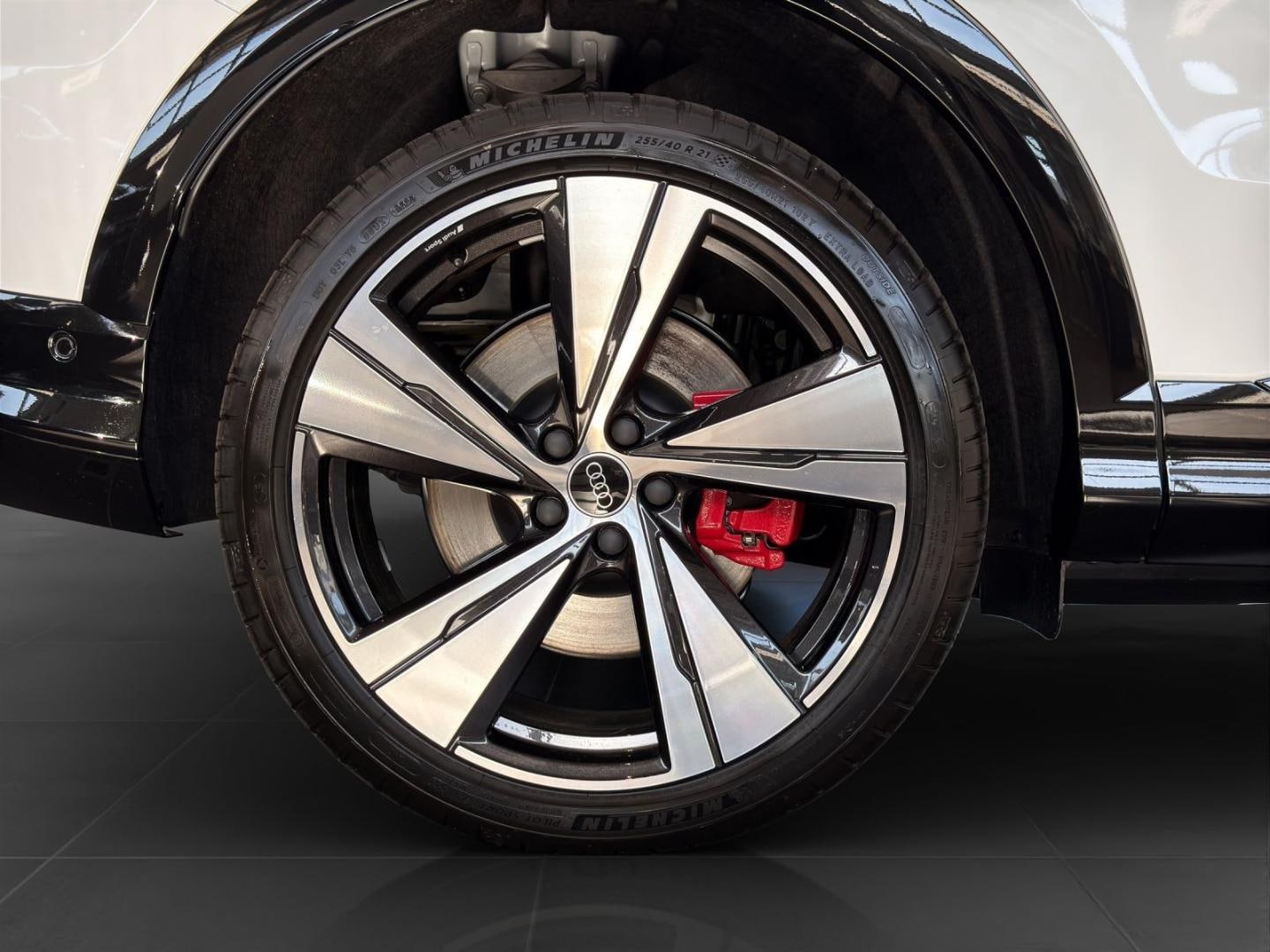 Bild über Audi Q5 SUV e-hybrid e-hybrid quattro S tronic - für weitere Informationen kontaktieren Sie den Audi Partner