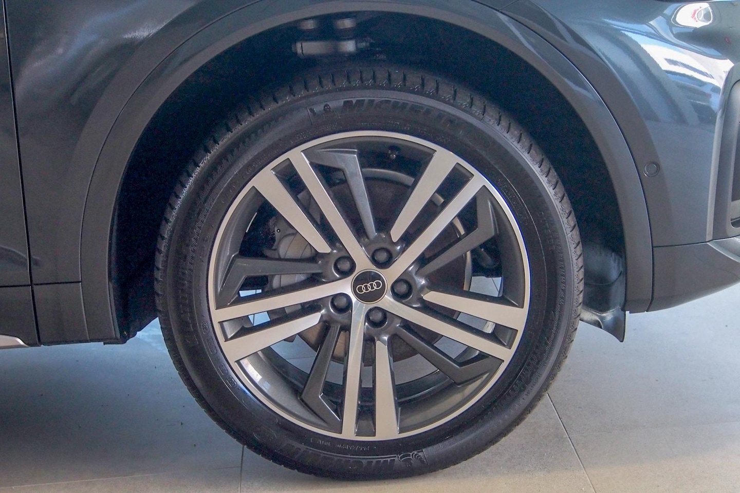 Image about Audi Q5 Sport 40 TDI quattro S tronic