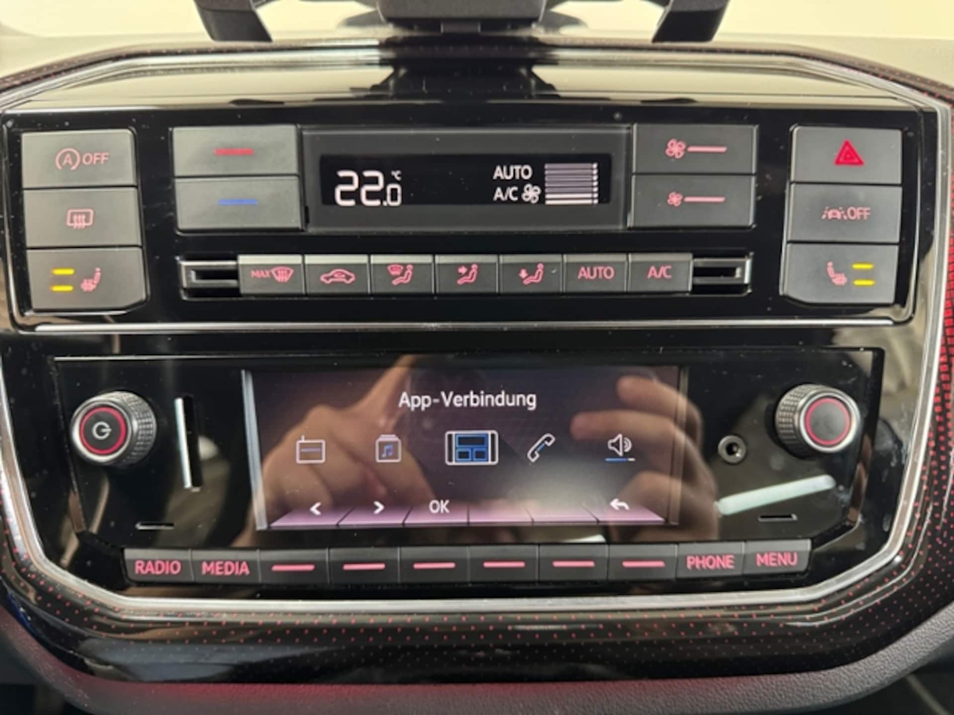 Volkswagen up! GTI